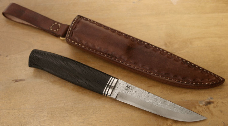 Kay Embrestsen håndlaget kniv til salgs