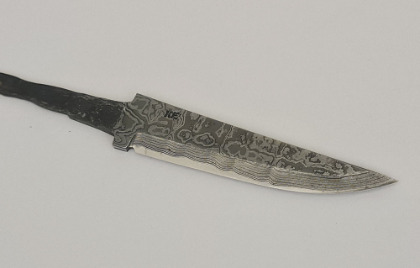 Håndsmidd laminert damask knivblad av Kay Embretsen 