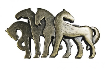 Spenne FB 963 med løvehode motiv i gammel messing