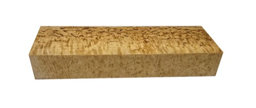 Skaftemne i valbjørk med naturlig, levende mønster og tydelig struktur. Emnet er fotografert fra alle sider og lett fuktet for å vise hvordan treverket fremstår når det er ferdig oljet. Mål ca. 128 × 36 × 26 mm. Bildene viser nøyaktig det emnet som sendes.