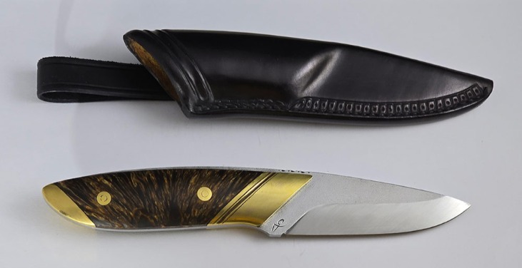 Kay Embrestsen håndlaget kniv til salgs
